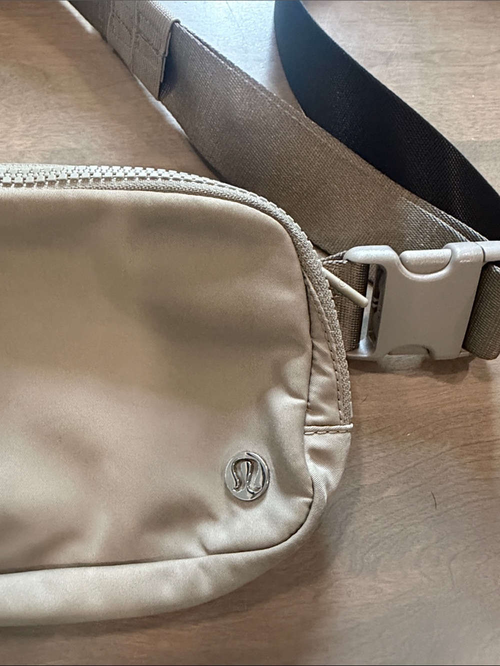 Lululemon Everywhere belt bag 1L tan.